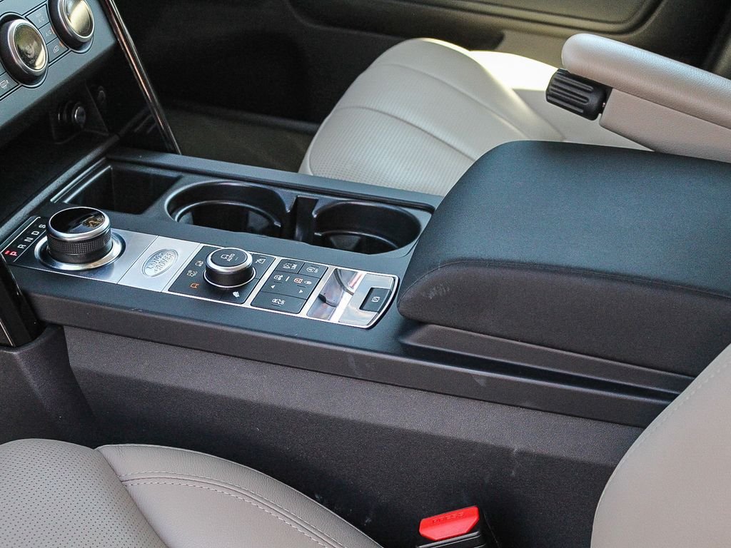 Used 2017 Brown Land Rover SE image 22