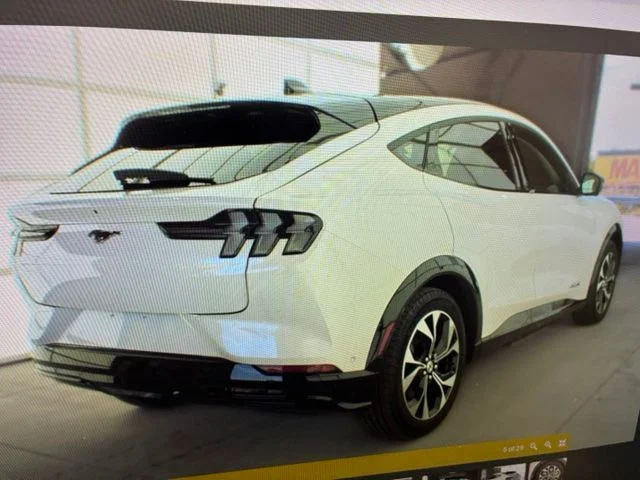 Used 2023 White Ford Premium image 3