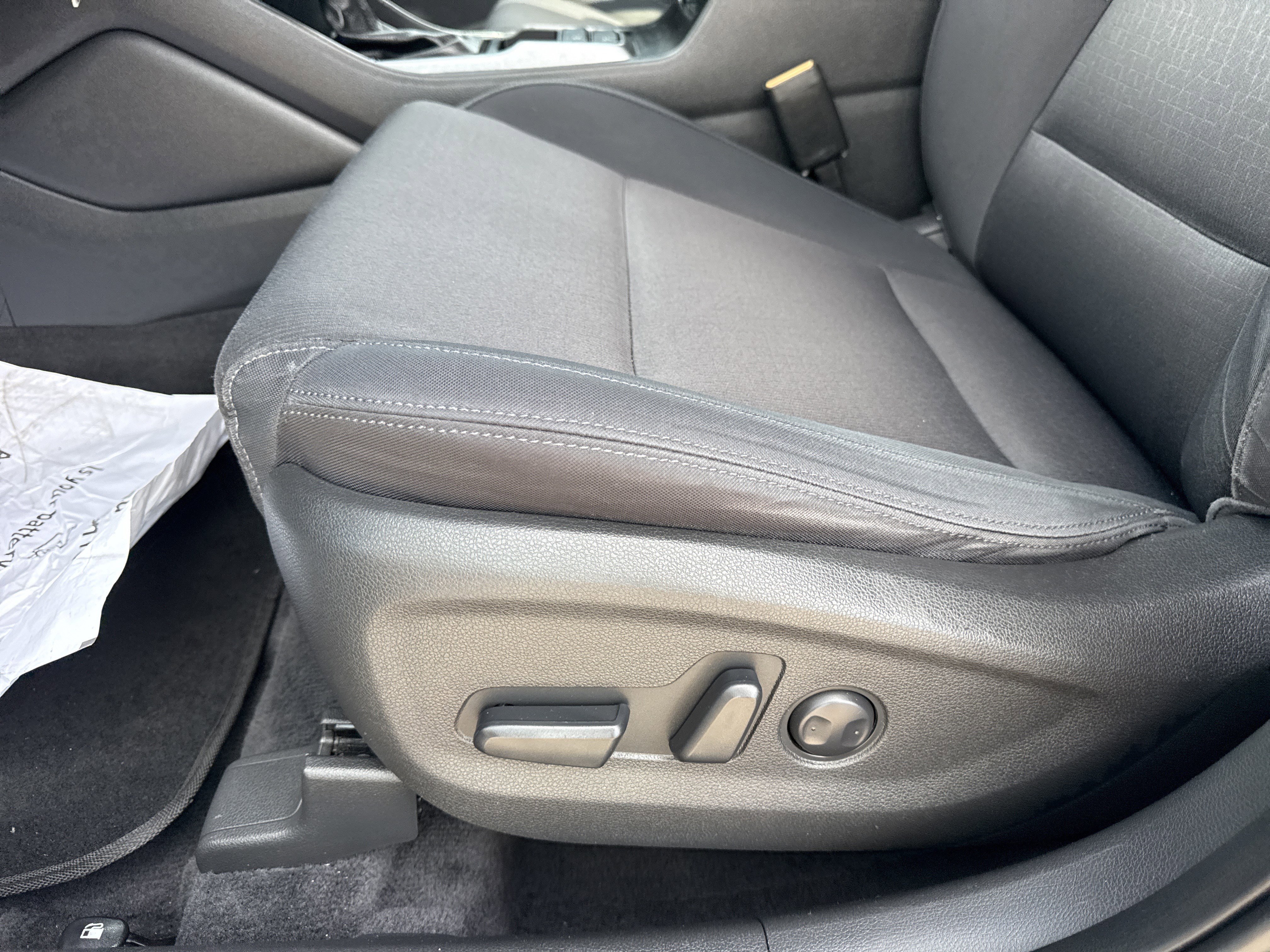 Used 2017 Caribbean Blue Hyundai SE image 12