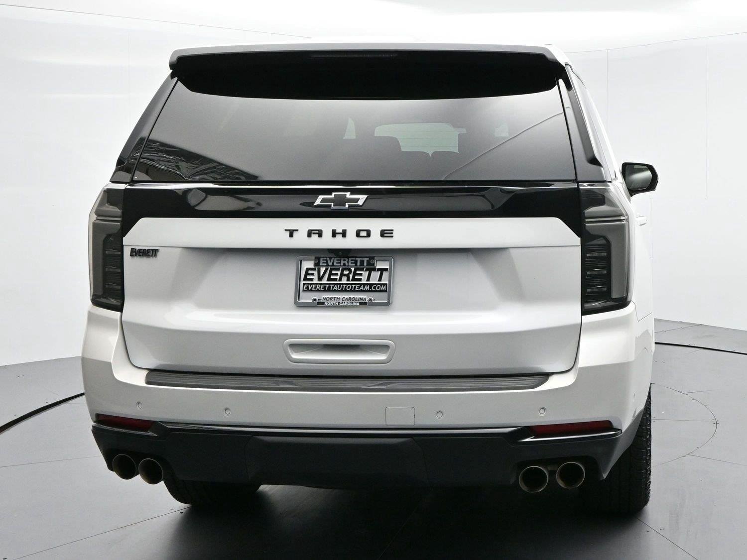 Used 2025 Iridescent Pearl Tricoat Chevrolet Z71 image 6