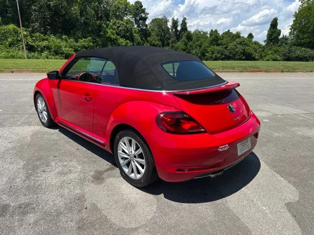 Used 2017 Red Volkswagen 1.8T SE image 5