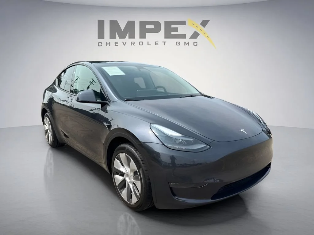Used 2024  Tesla Long Range image 7