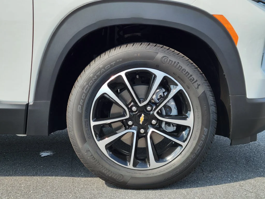 New 2026 Summit White Chevrolet LT image 11