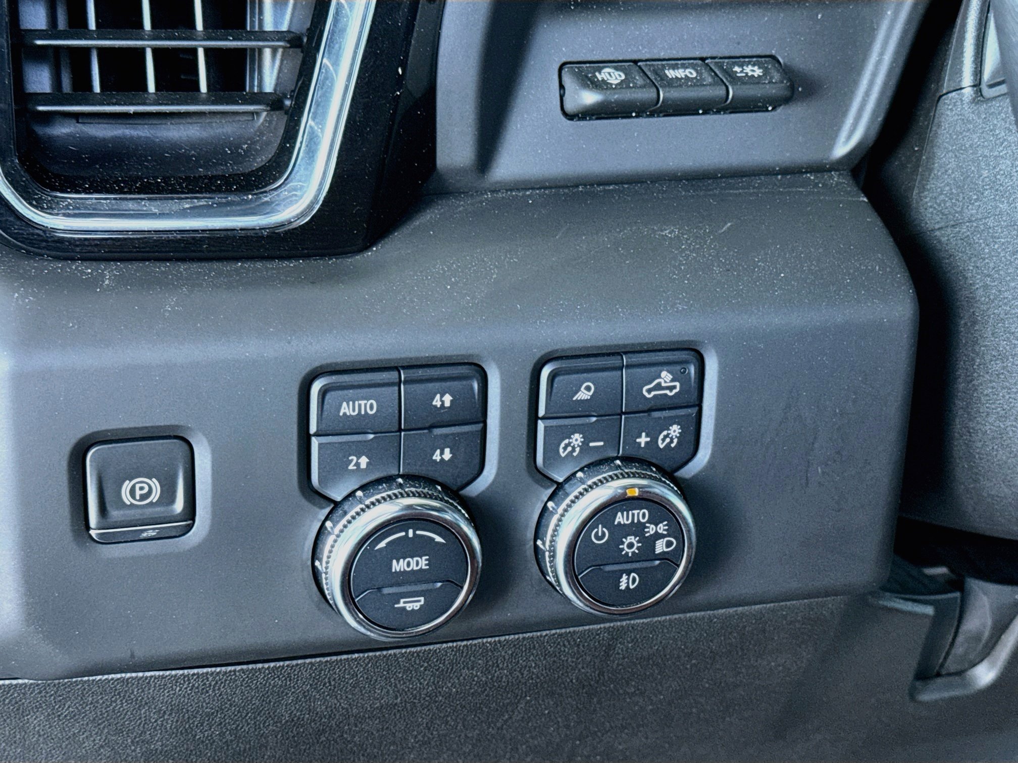 Used 2024 Onyx Black GMC Denali Ultimate image 10