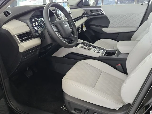 2025 Mitsubishi Outlander Plug-in Hybrid Platinum Edition - Photo 8