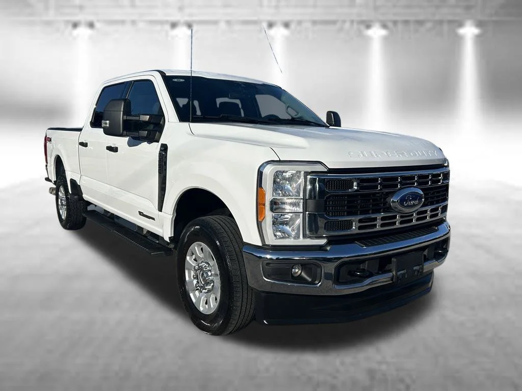 Used 2023 White Ford XLT image 2