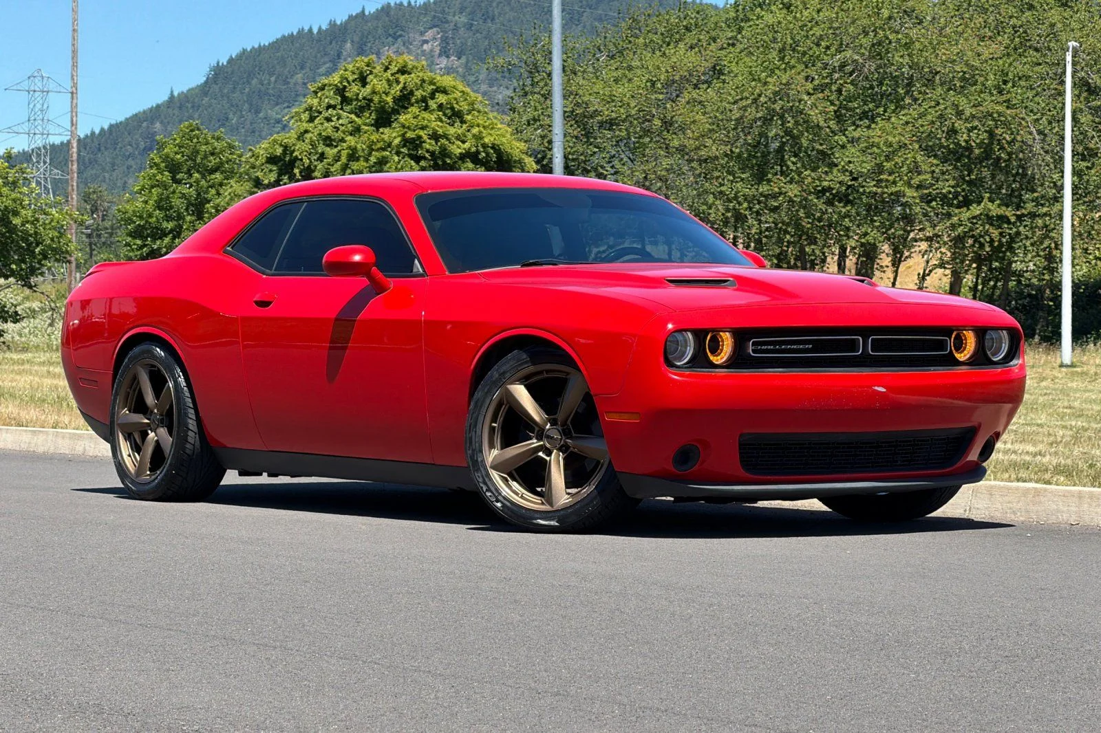 2020 Dodge Challenger SXT Auto's photo