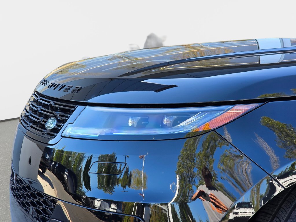 Certified Used 2025 Black Land Rover Dynamic SE image 33