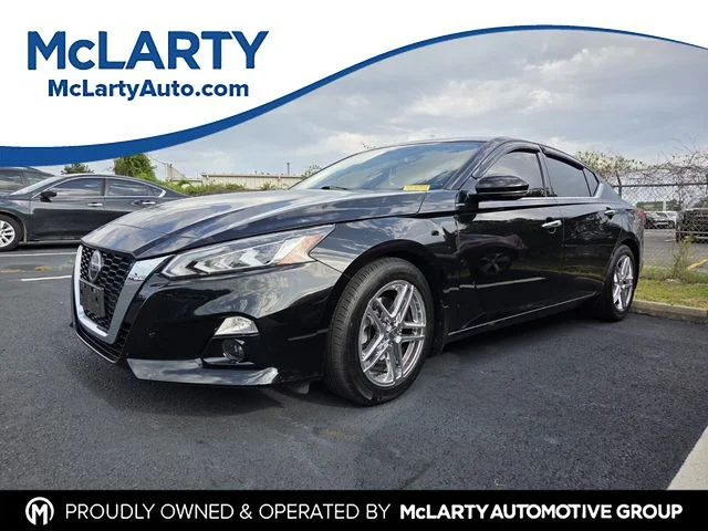 Used 2019 Black Nissan 2.5 SL image 1