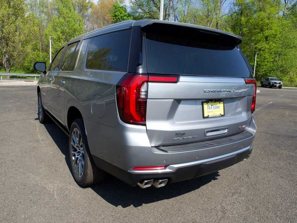 2026 GMC Yukon XL Denali - Photo 8