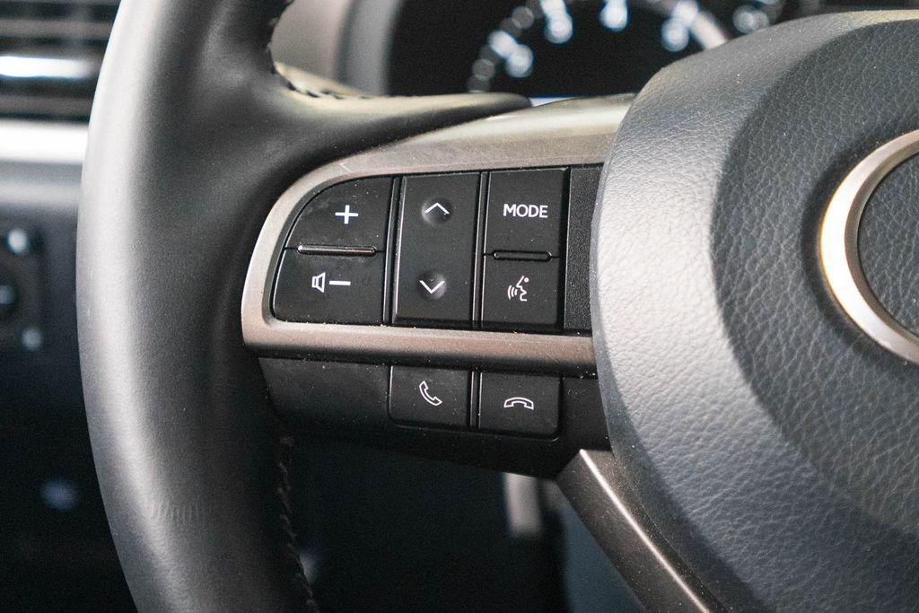 Used 2022 Black Lexus 460 image 17