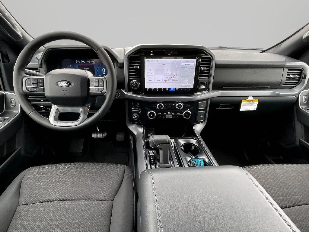 New 2026 Oxford White Ford XLT image 5