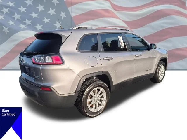 Used 2020 Silver Jeep Latitude image 4