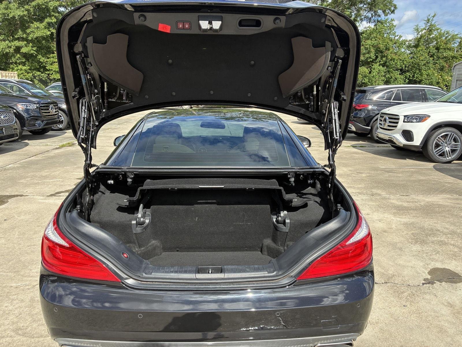 Used 2016 Obsidian Black Metallic Mercedes-Benz SL 400 image 12