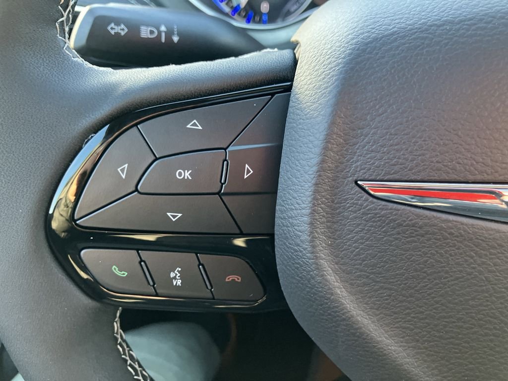 2026 Chrysler Pacifica Limited - Photo 17