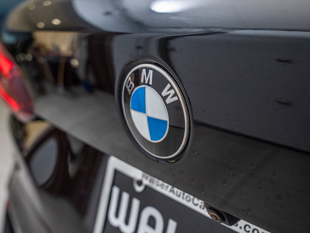 Used 2020 Black Sapphire Metallic BMW M50i image 18