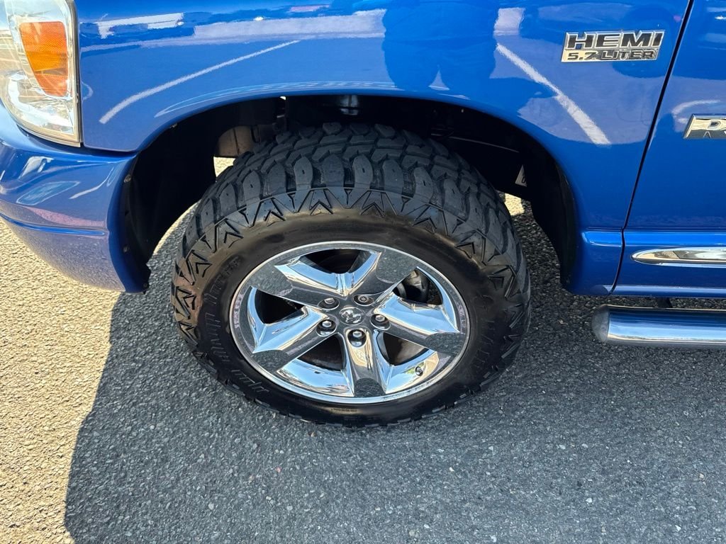 Used 2008 Electric Blue Pearlcoat Dodge Laramie image 4