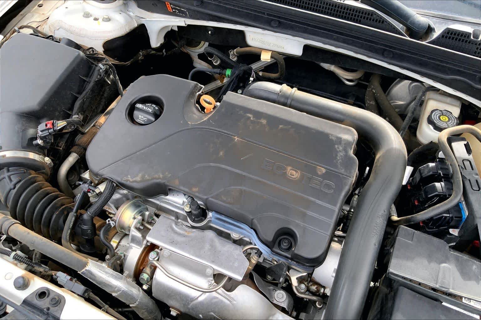 Used 2018 Summit White Chevrolet LT image 33