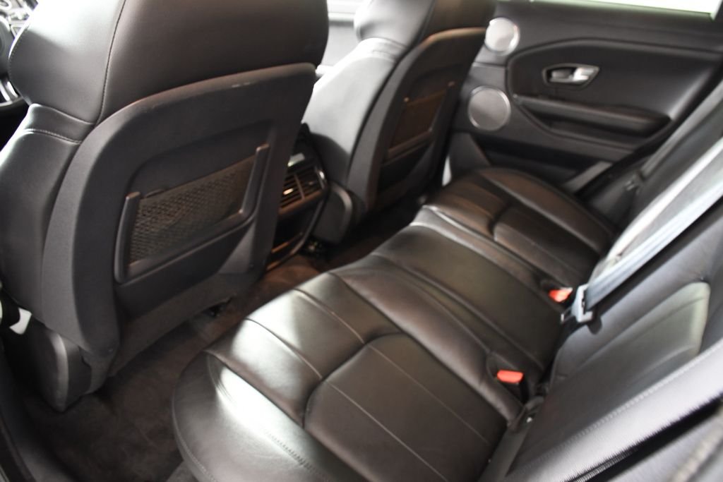 Used 2018 Narvik Black Land Rover SE image 27