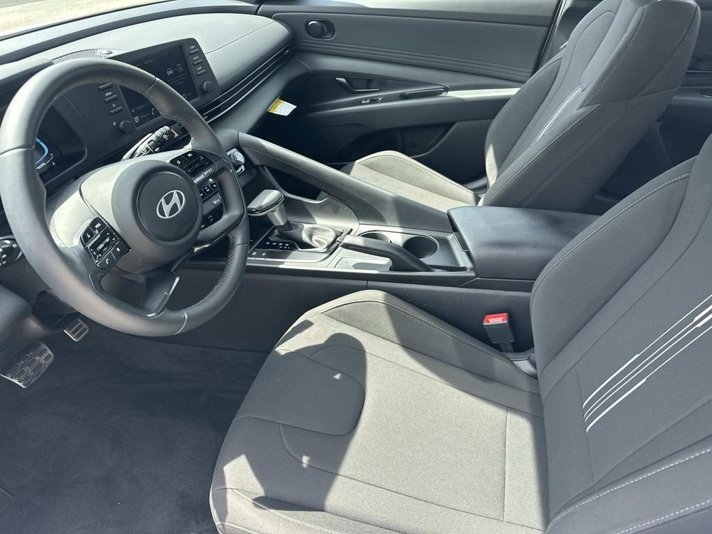 Certified Used 2025 White Hyundai SEL Sport image 16