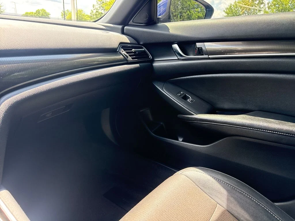 Certified Used 2020 Still Night Pearl Honda Sport image 17