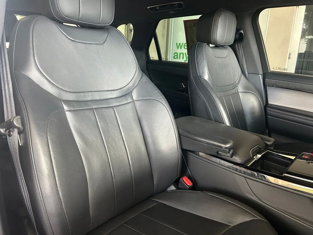 Used 2024 Black Land Rover Dynamic SE image 24
