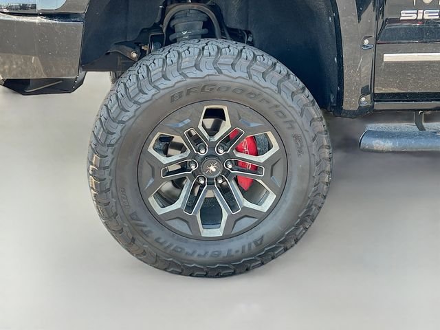 Used 2018 Black GMC SLT BLACK WIDOW image 11