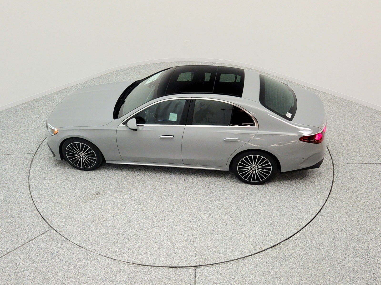 New 2026 MANUFAKTUR Alpine Grey Mercedes-Benz E 450 4MATIC® Sedan image 23