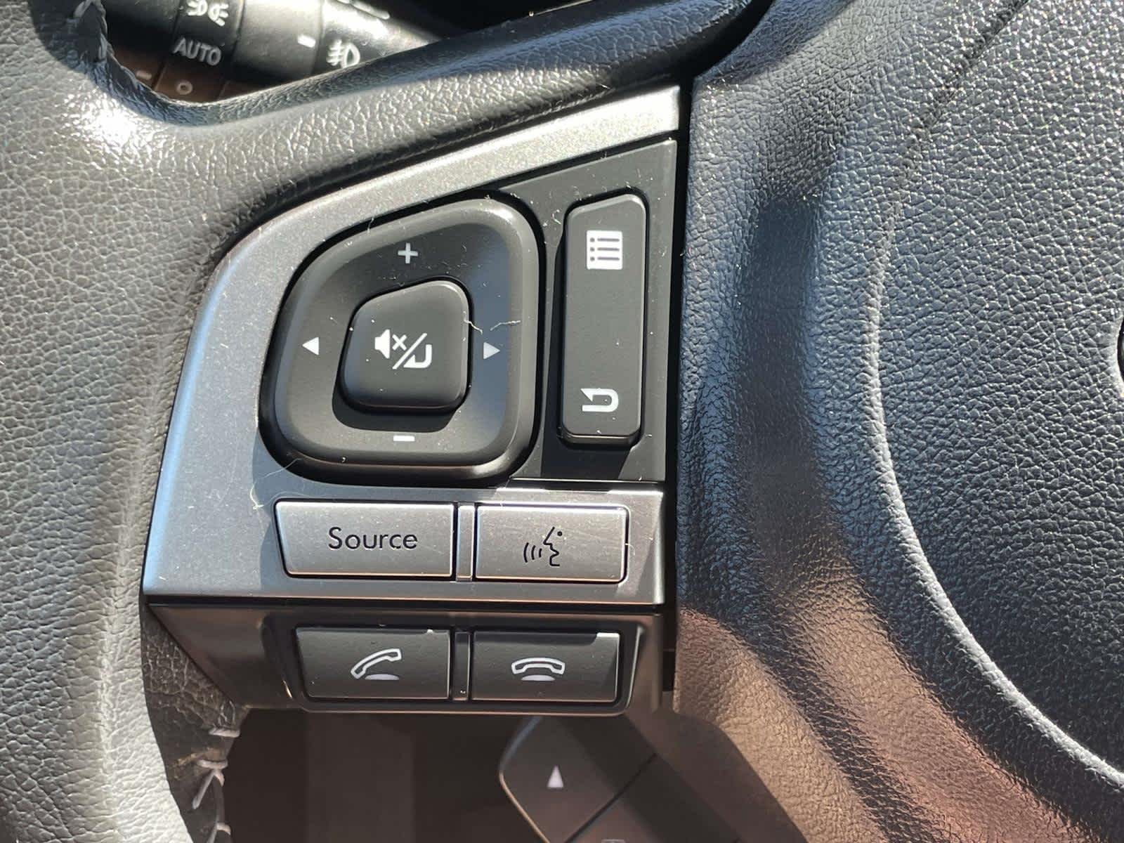 Used 2017 Ice Silver Metallic Subaru Limited image 35