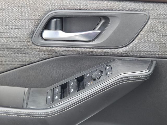 2021 Nissan Rogue SV - Photo 26