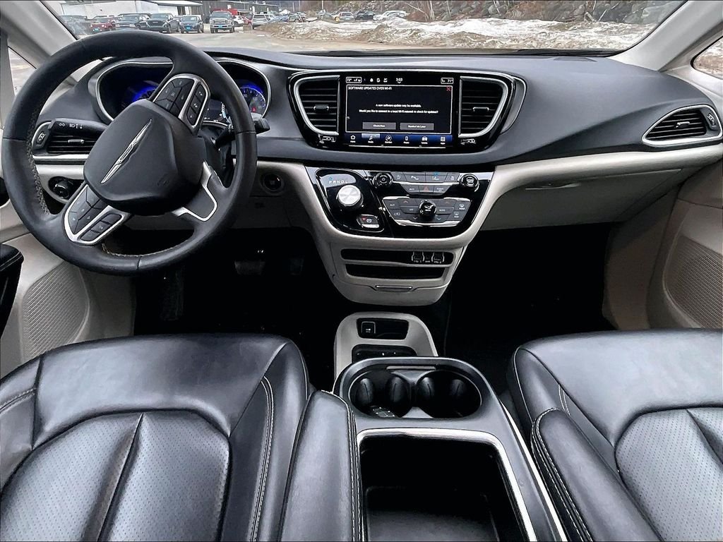Used 2023 White Chrysler Touring L image 22