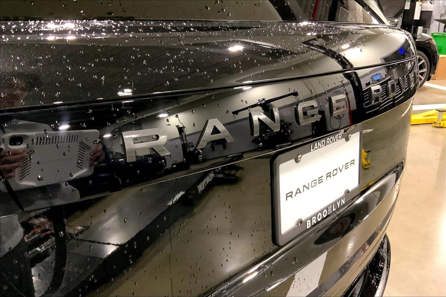New 2026 Santorini Black Land Rover SE LWB 7-Seats / V8 image 15