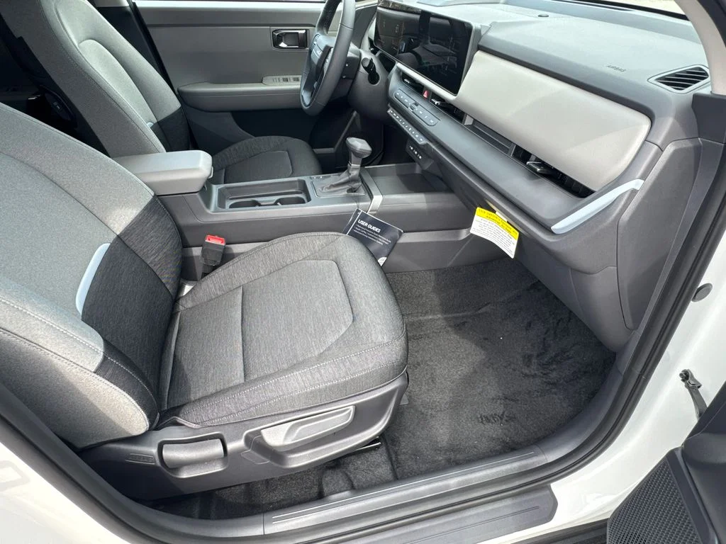 New 2027 Snow White Pearl Kia LX image 13