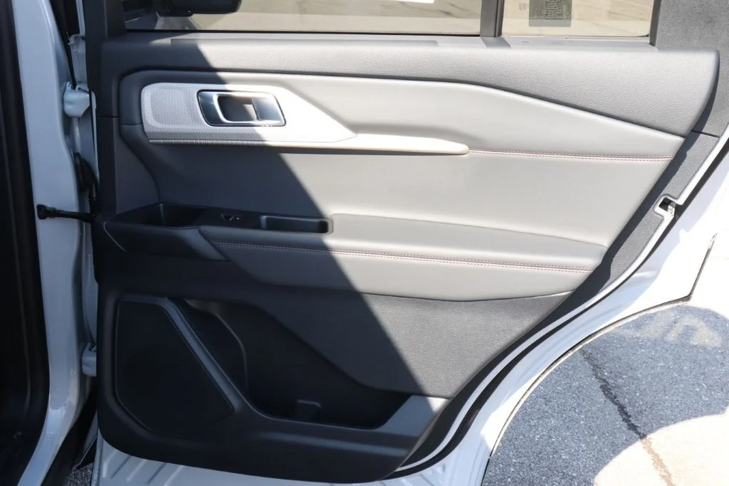 New 2026 Space White Metallic Ford Active image 45