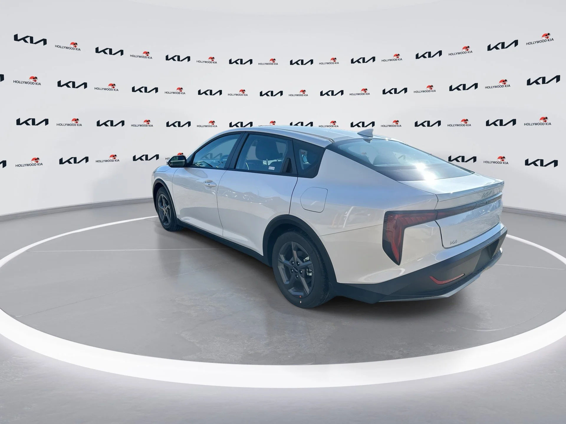 New 2026 Snow White Pearl Kia LXS image 6