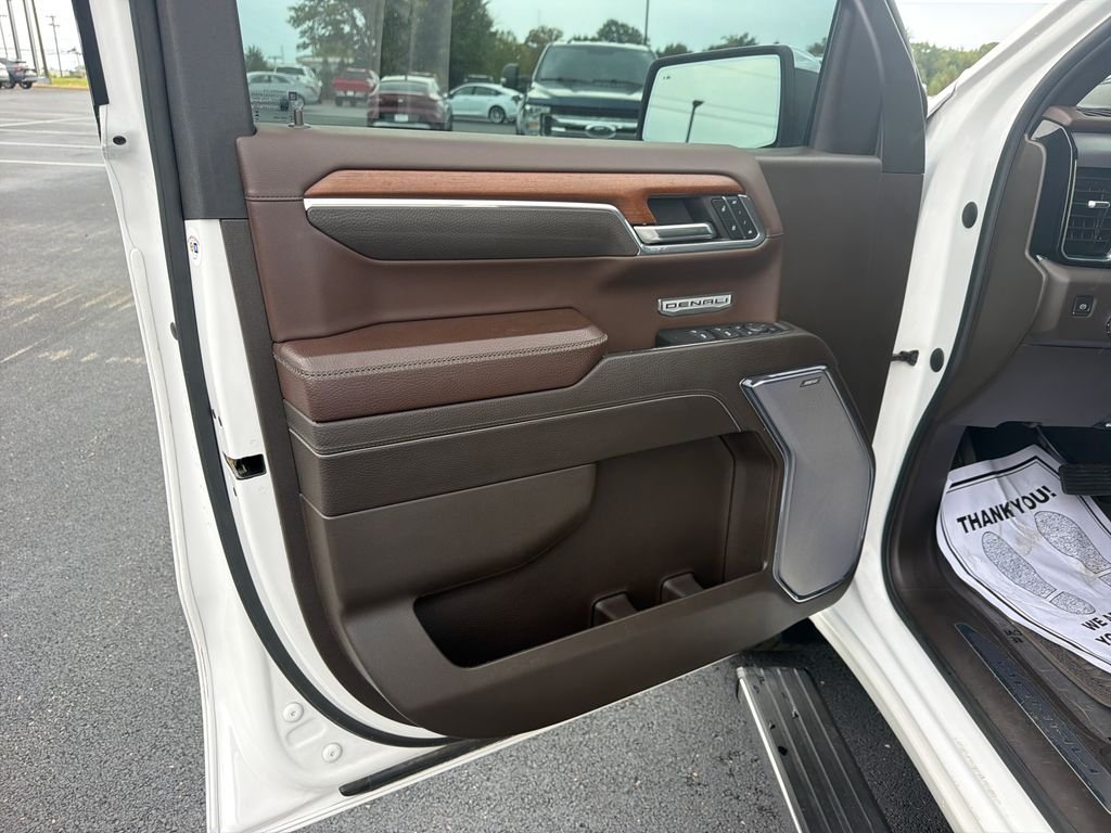 Used 2023 White GMC Denali image 14