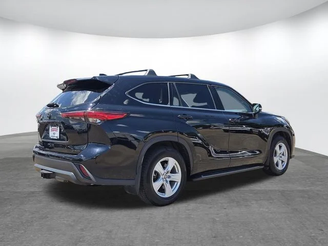 Certified Used 2021 Midnight Black Metallic Toyota LE image 4