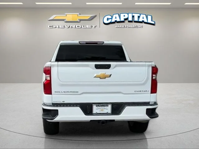 Used 2025 White Chevrolet Custom image 5