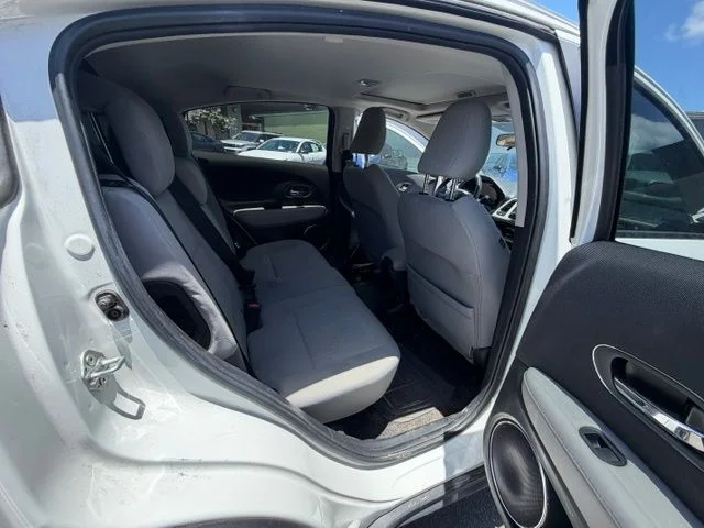 Used 2022 White Honda EX image 16