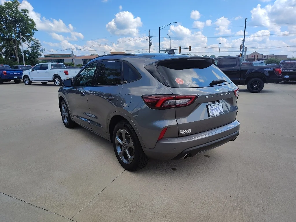 Used 2024 Carbonized Gray Metallic Ford ST-Line image 5