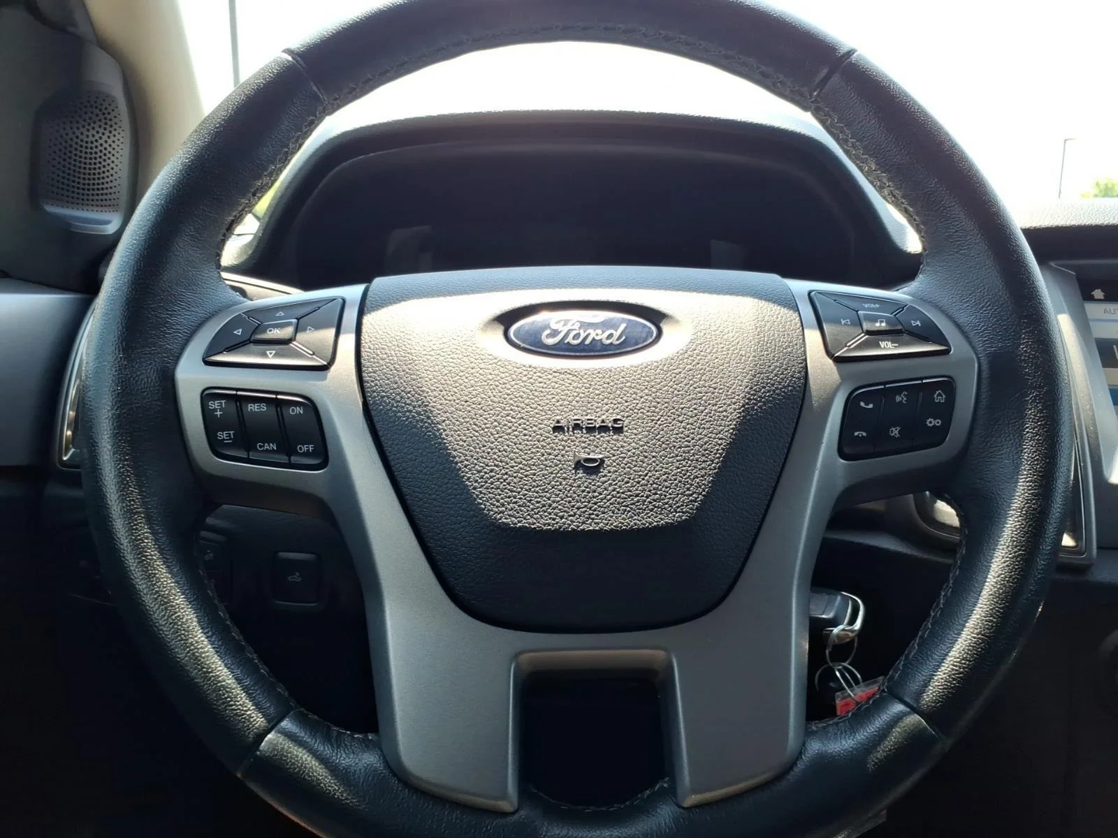 Used 2019  FORD  image 24