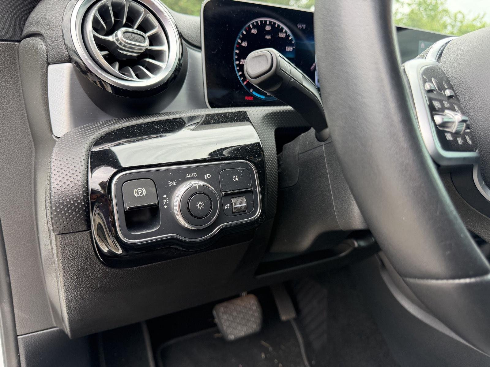 Used 2019 Polar White Mercedes-Benz A 220 image 6