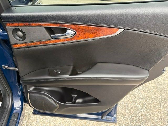 Used 2019 Blue Lincoln Reserve image 20