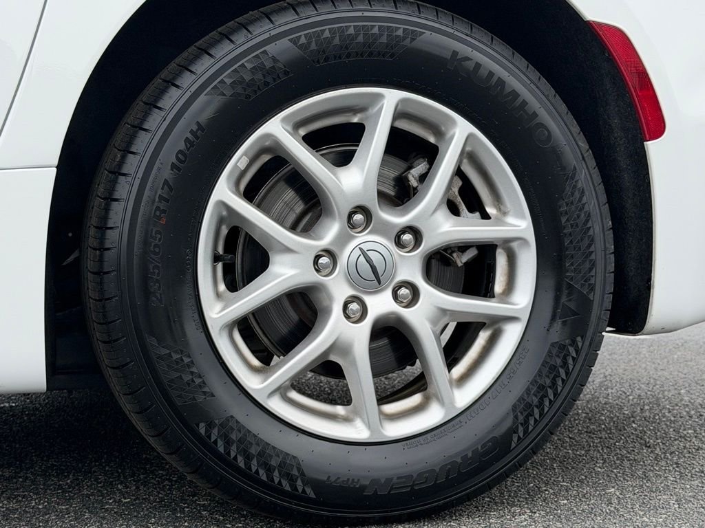 Used 2023 White Chrysler Touring L image 44