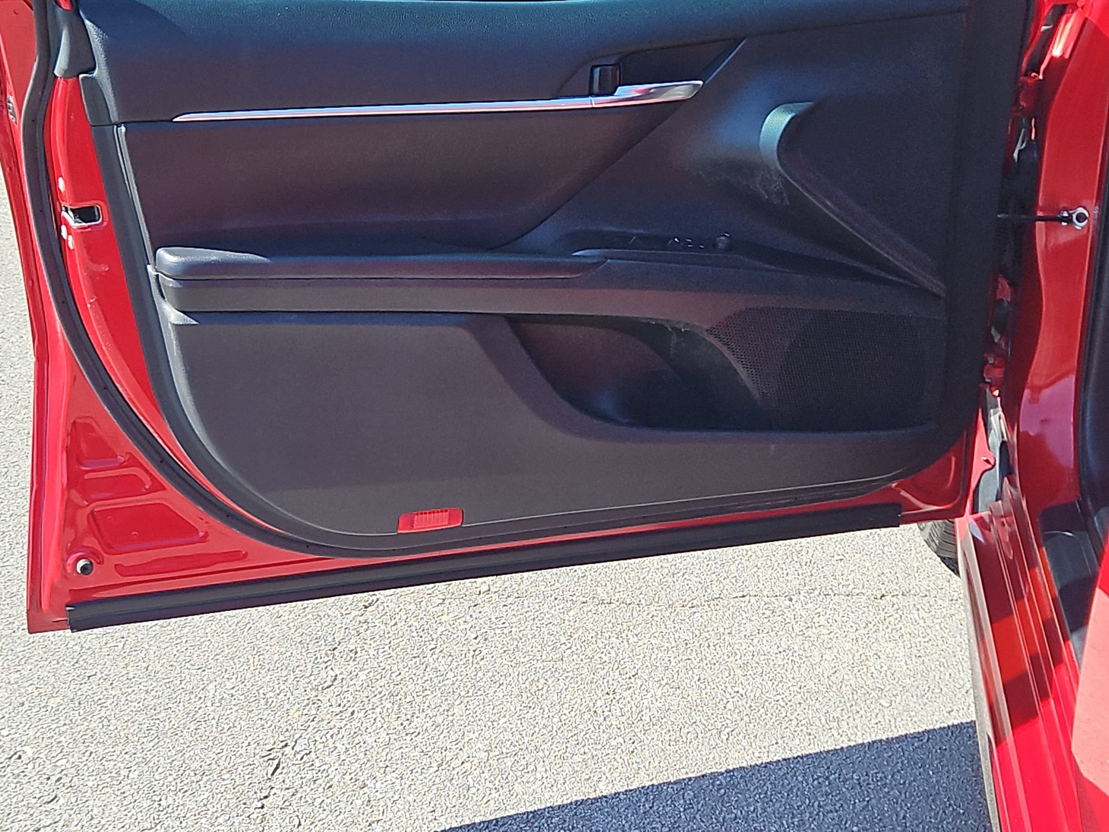 Used 2022 SUPERSONIC RED Toyota SE image 33