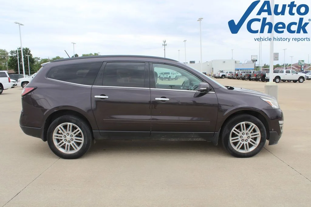 Used 2015 Chevrolet Traverse 1LT with VIN 1GNKVGKD3FJ211366 for sale in Storm Lake, IA