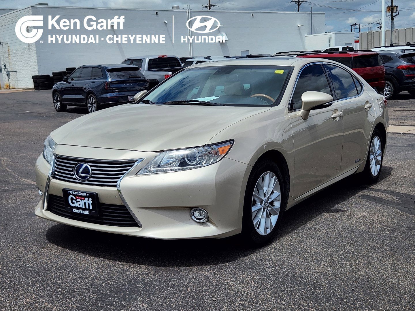 2015 Lexus ES 350 300h's photo