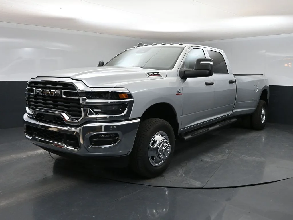 New 2026 Silver-Zynith Exterior Paint RAM Tradesman image 5