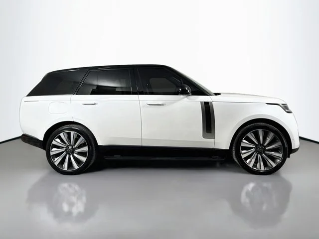 Certified Used 2025 White Land Rover SV image 4