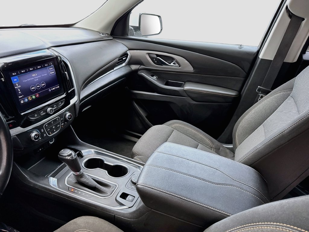 Used 2020 SUMMIT WHITE Chevrolet LT Cloth image 26